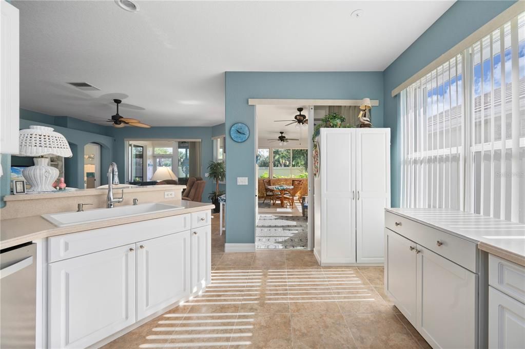 Active With Contract: $325,000 (3 beds, 2 baths, 1671 Square Feet)