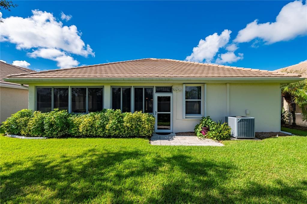 Active With Contract: $325,000 (3 beds, 2 baths, 1671 Square Feet)