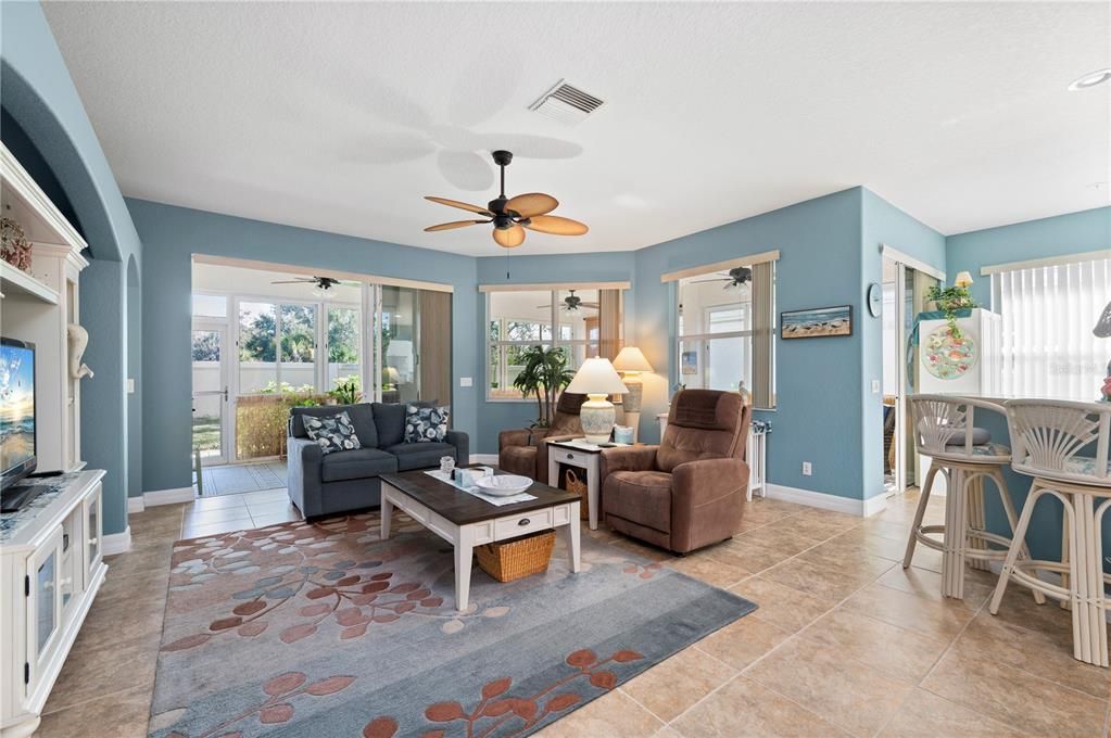 Active With Contract: $325,000 (3 beds, 2 baths, 1671 Square Feet)