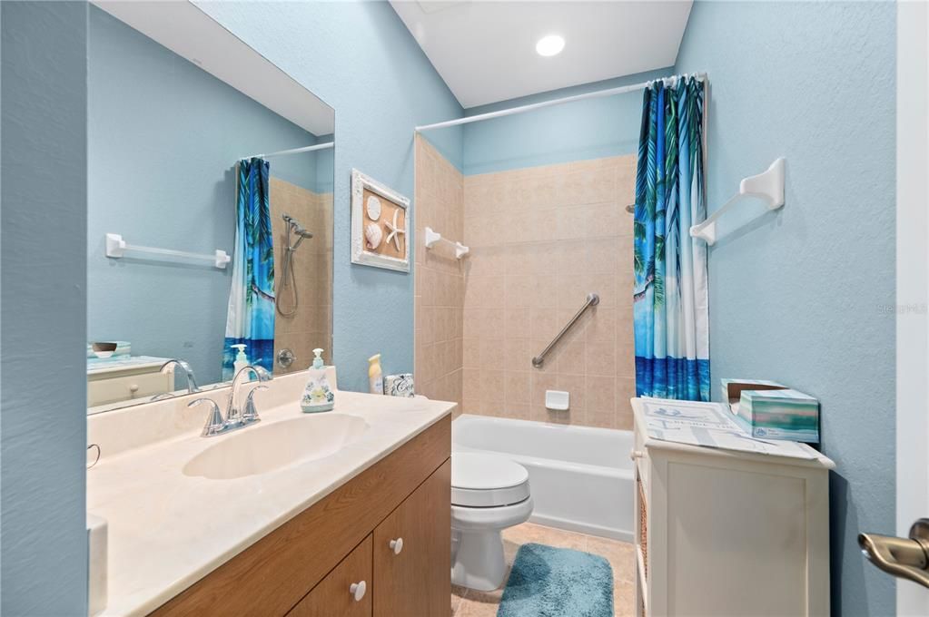 Active With Contract: $325,000 (3 beds, 2 baths, 1671 Square Feet)