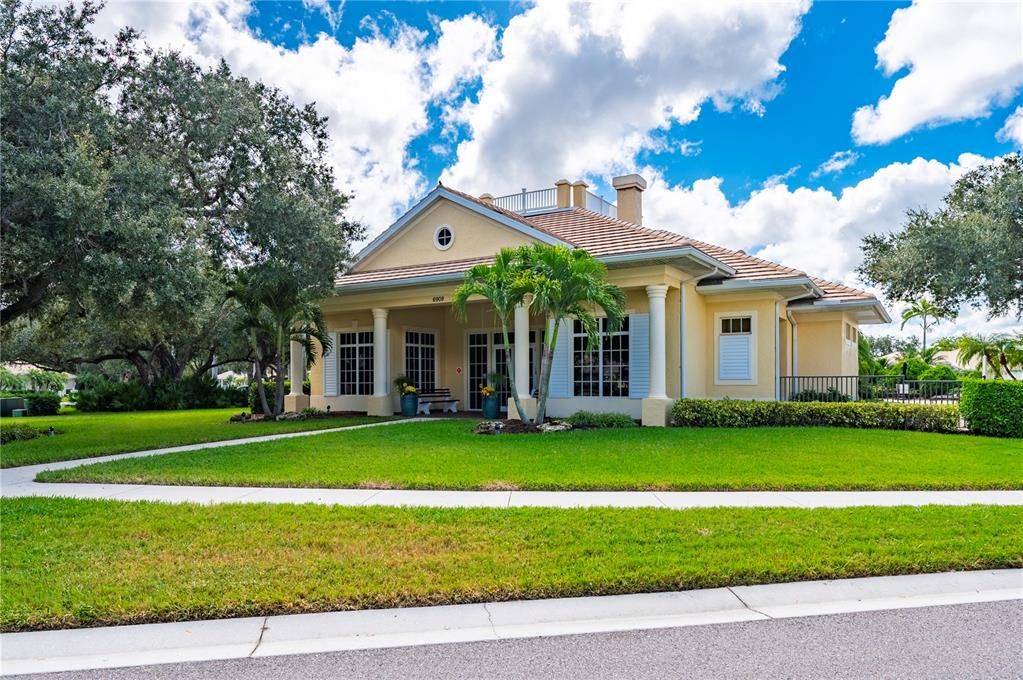 Active With Contract: $325,000 (3 beds, 2 baths, 1671 Square Feet)