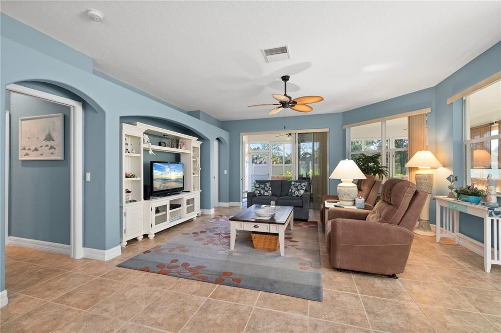 Active With Contract: $325,000 (3 beds, 2 baths, 1671 Square Feet)