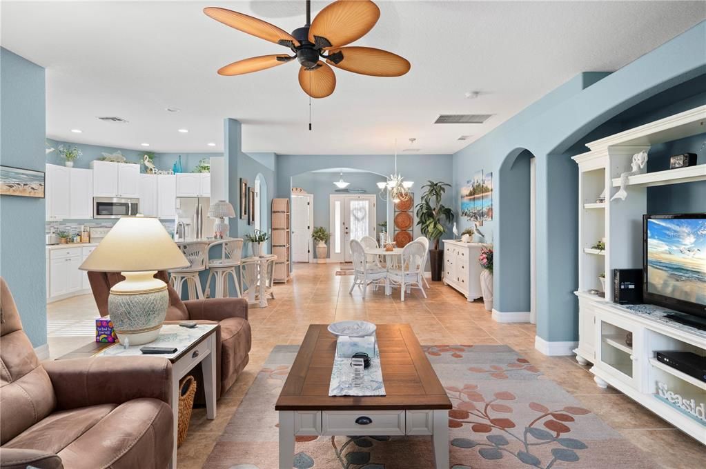 Active With Contract: $325,000 (3 beds, 2 baths, 1671 Square Feet)