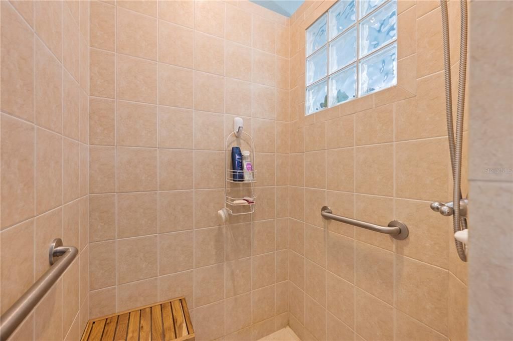 Active With Contract: $325,000 (3 beds, 2 baths, 1671 Square Feet)