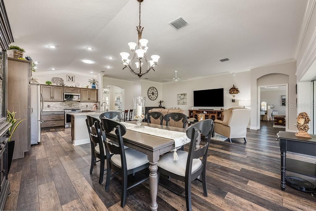 Active With Contract: $925,000 (3 beds, 2 baths, 1932 Square Feet)