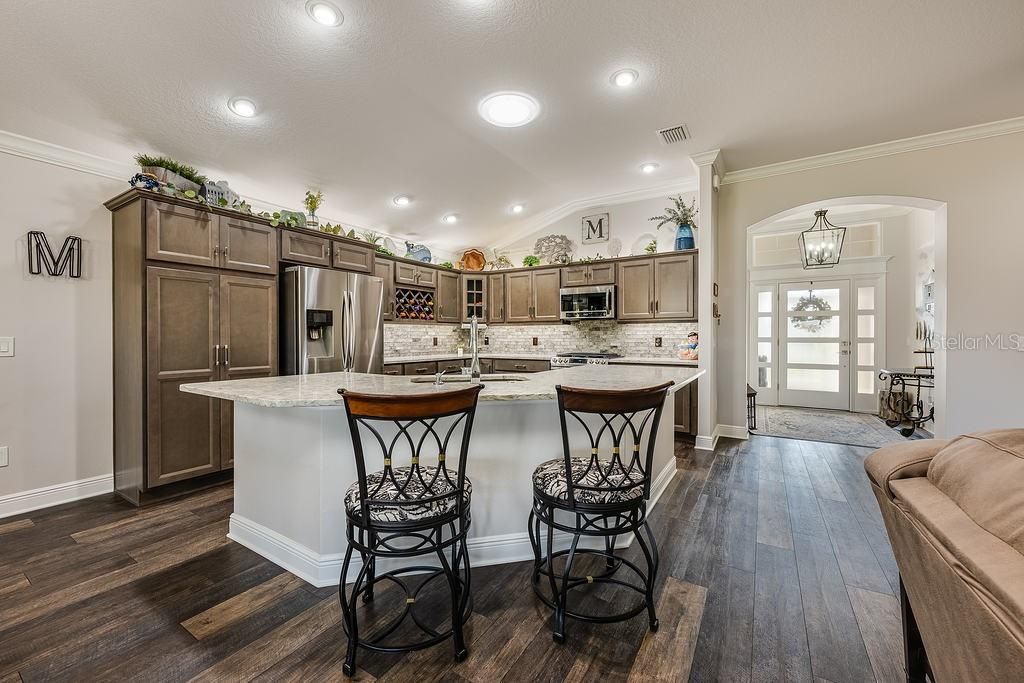 Active With Contract: $925,000 (3 beds, 2 baths, 1932 Square Feet)