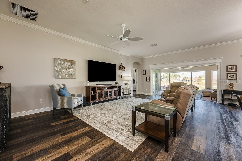 Active With Contract: $925,000 (3 beds, 2 baths, 1932 Square Feet)