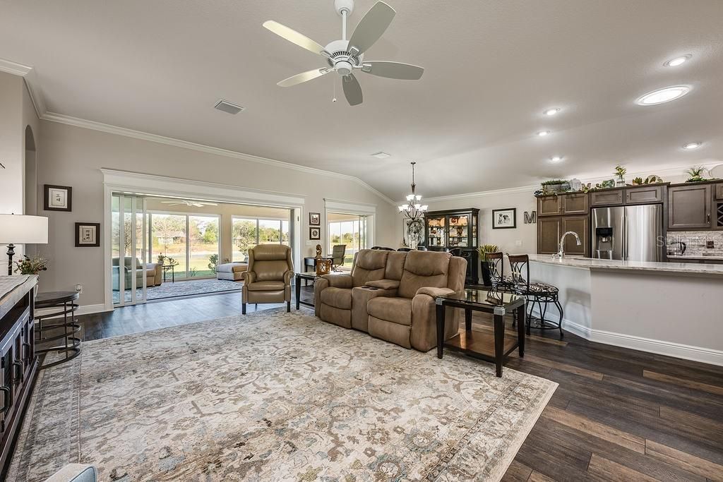 Active With Contract: $925,000 (3 beds, 2 baths, 1932 Square Feet)