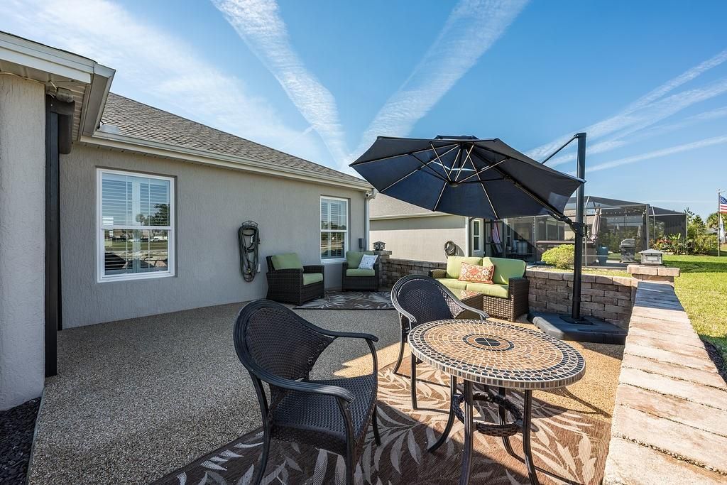 Active With Contract: $925,000 (3 beds, 2 baths, 1932 Square Feet)