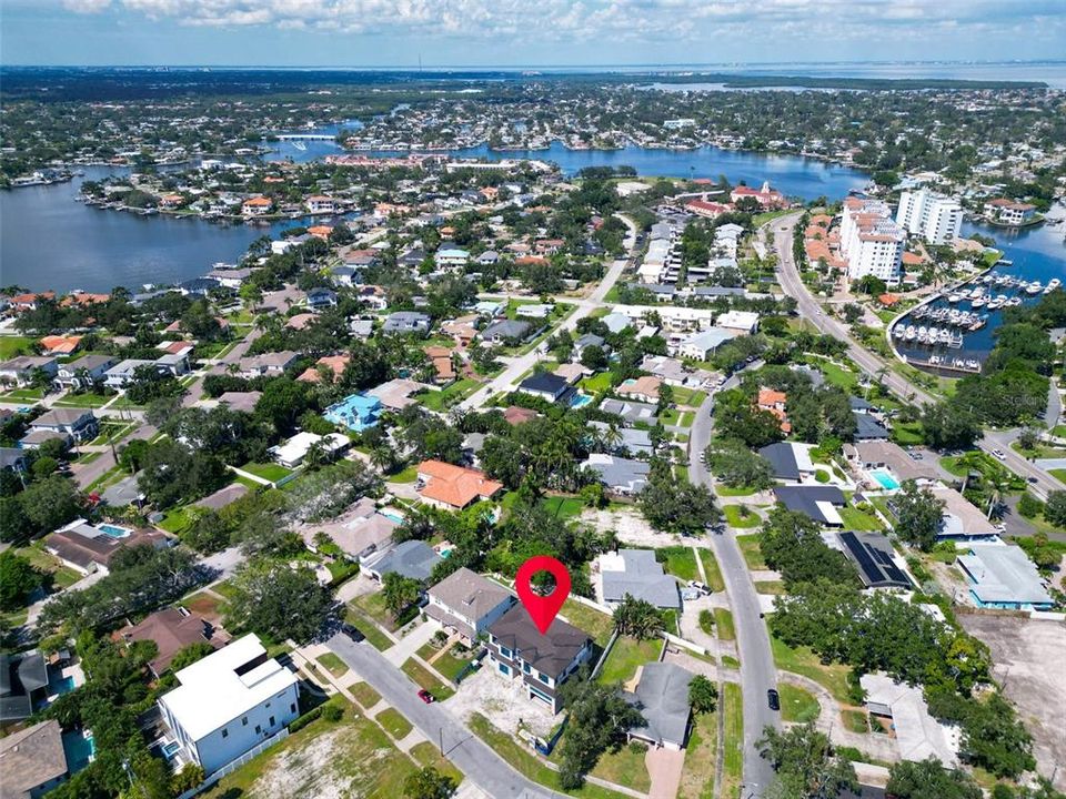 For Sale: $3,300,000 (6 beds, 6 baths, 4912 Square Feet)