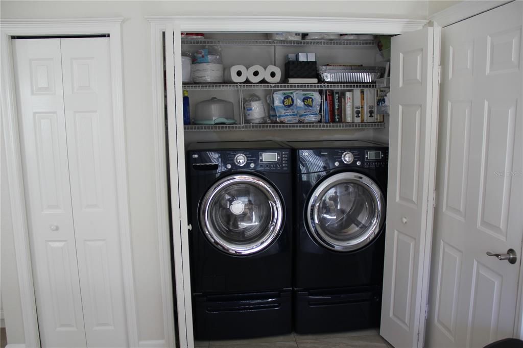 На продажу: $299,900 (2 спален, 2 ванн, 1634 Квадратных фут)