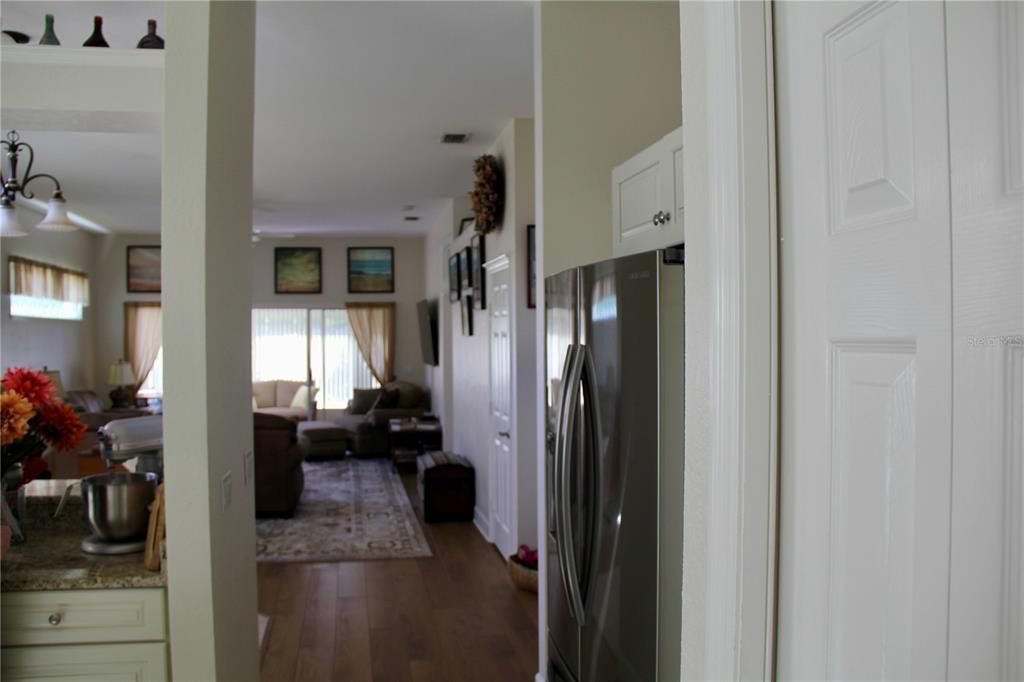 На продажу: $299,900 (2 спален, 2 ванн, 1634 Квадратных фут)