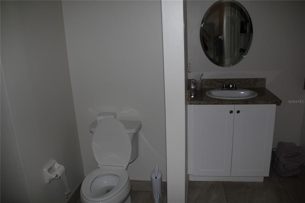 На продажу: $299,900 (2 спален, 2 ванн, 1634 Квадратных фут)