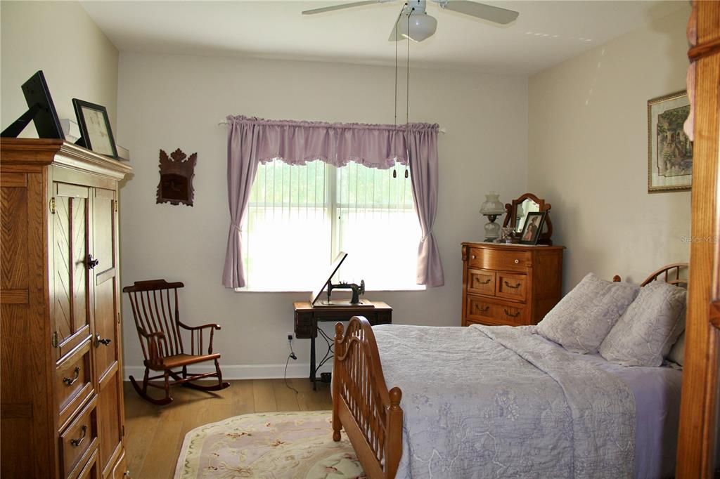 На продажу: $299,900 (2 спален, 2 ванн, 1634 Квадратных фут)