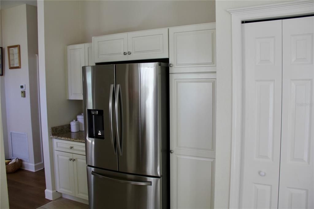 На продажу: $299,900 (2 спален, 2 ванн, 1634 Квадратных фут)