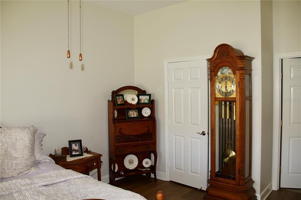 На продажу: $299,900 (2 спален, 2 ванн, 1634 Квадратных фут)