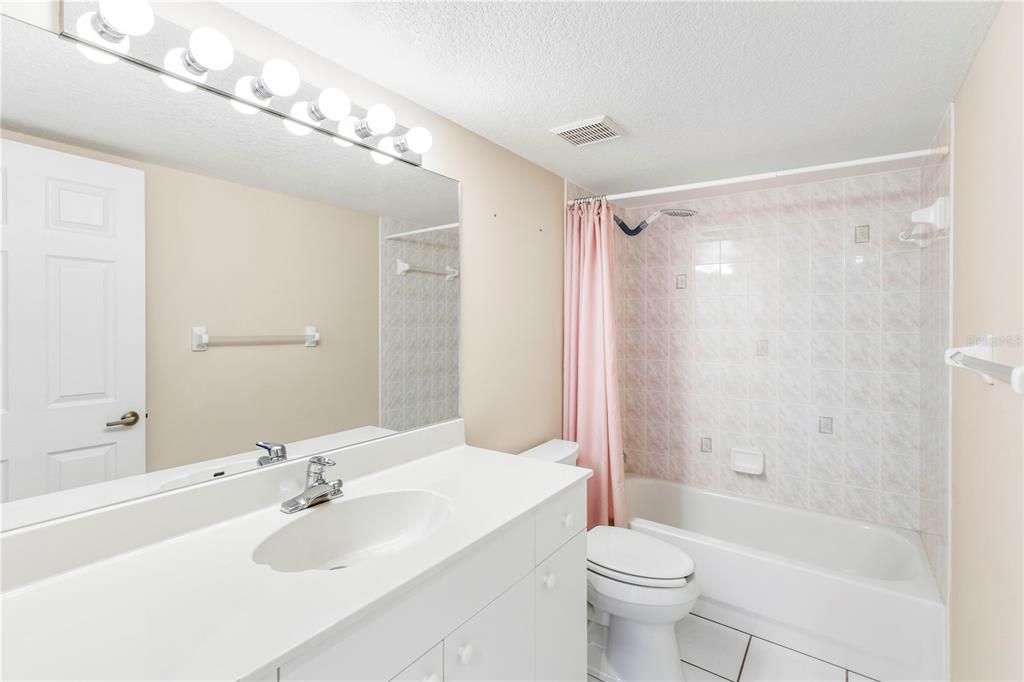 Active With Contract: $450,000 (3 beds, 2 baths, 1988 Square Feet)