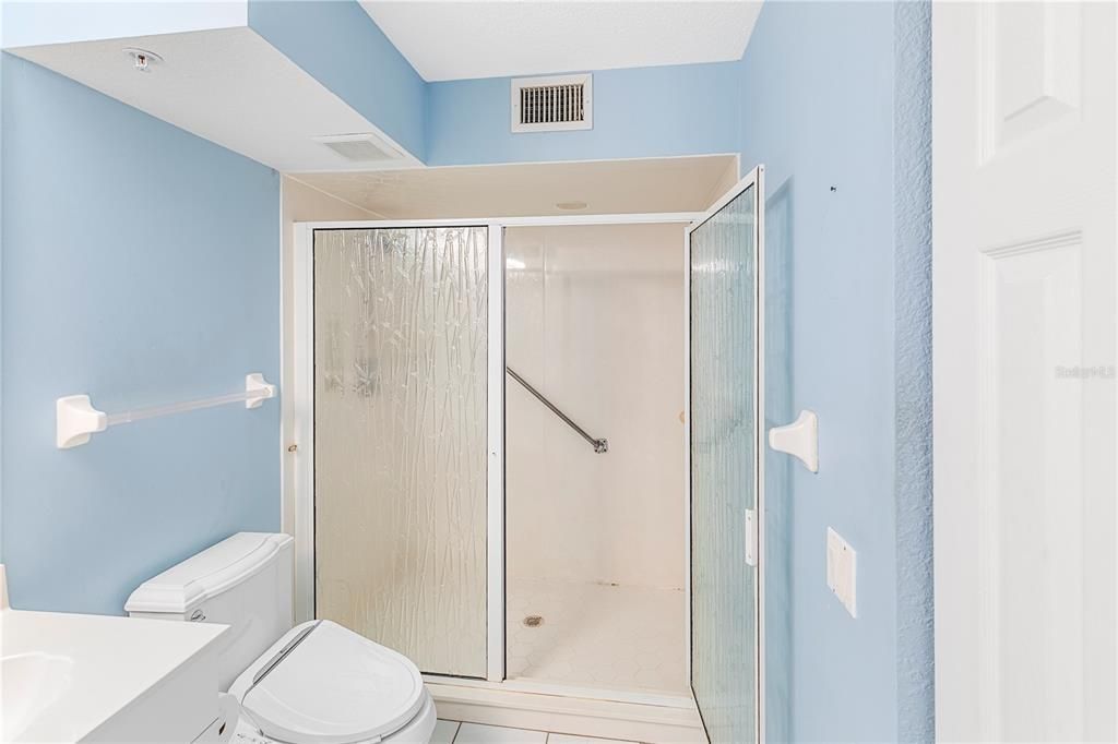 Active With Contract: $450,000 (3 beds, 2 baths, 1988 Square Feet)