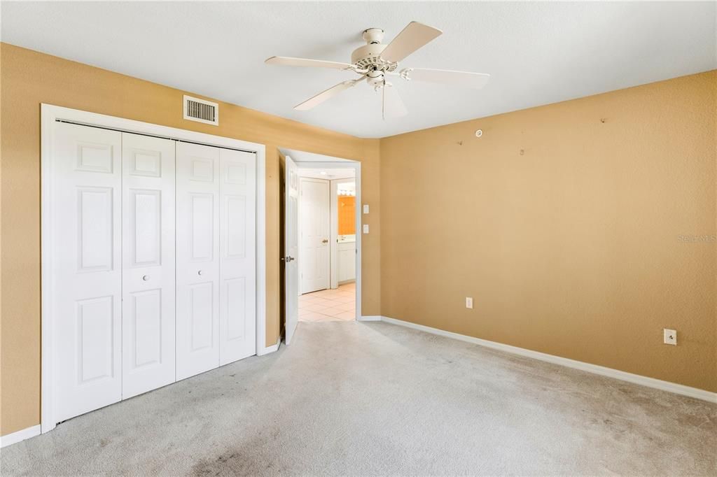 Active With Contract: $450,000 (3 beds, 2 baths, 1988 Square Feet)