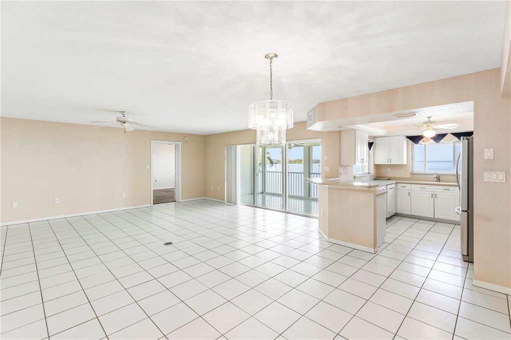 Active With Contract: $450,000 (3 beds, 2 baths, 1988 Square Feet)