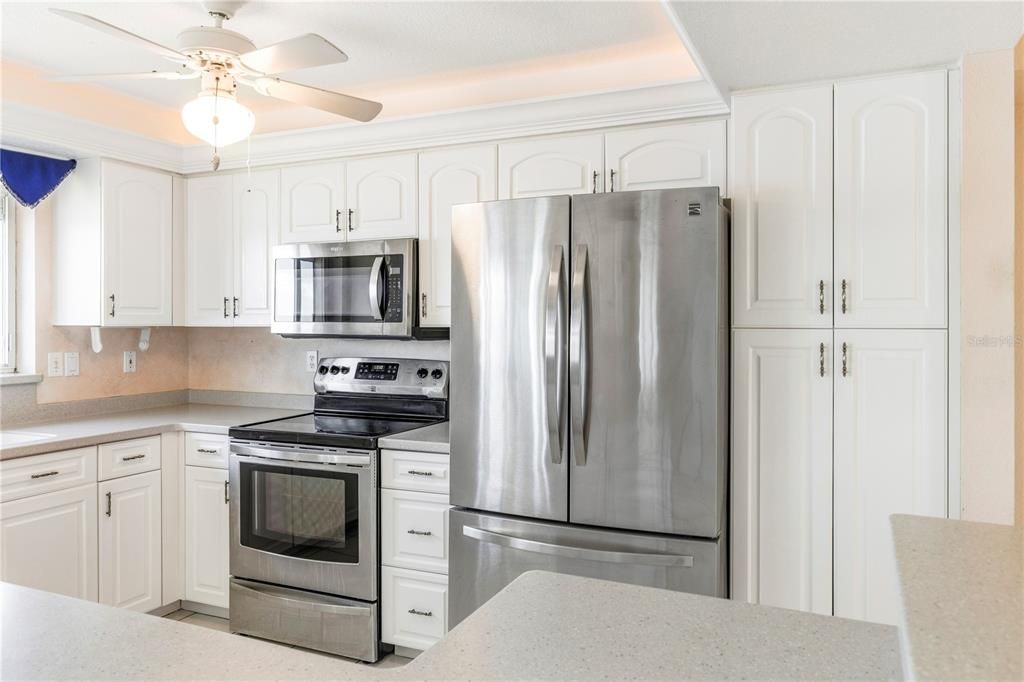 Active With Contract: $450,000 (3 beds, 2 baths, 1988 Square Feet)