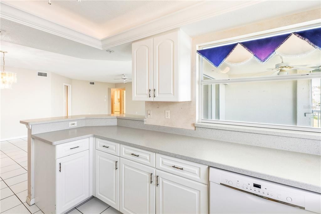 Active With Contract: $450,000 (3 beds, 2 baths, 1988 Square Feet)