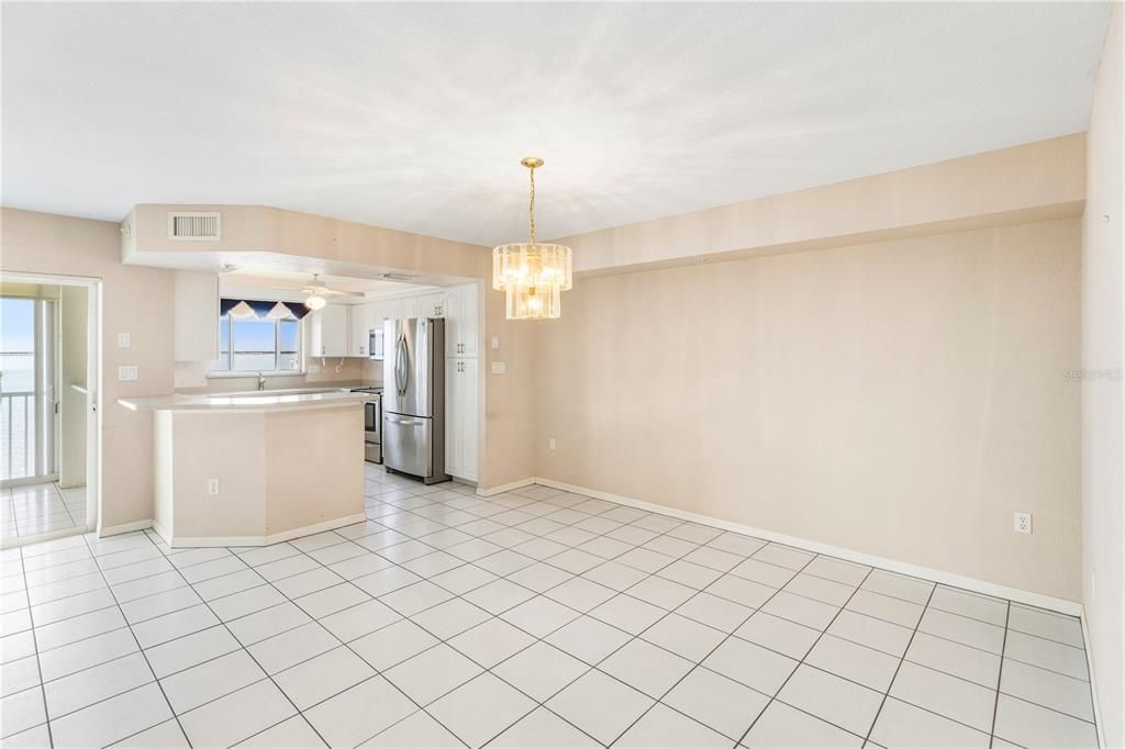 Active With Contract: $450,000 (3 beds, 2 baths, 1988 Square Feet)