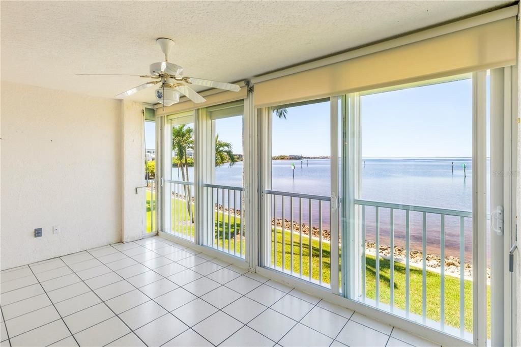 Active With Contract: $450,000 (3 beds, 2 baths, 1988 Square Feet)