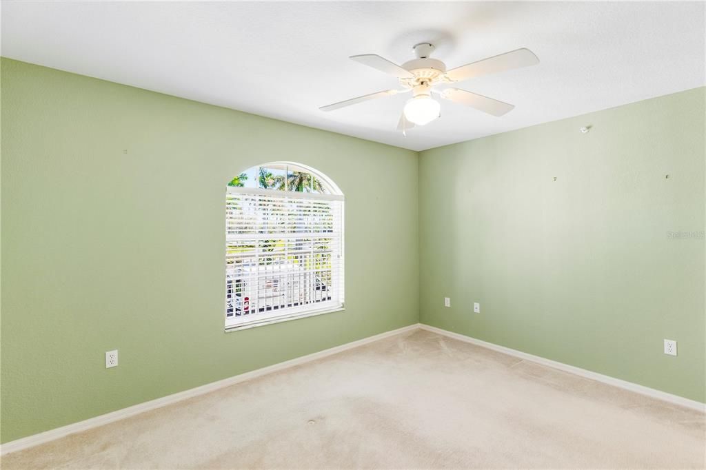 Active With Contract: $450,000 (3 beds, 2 baths, 1988 Square Feet)