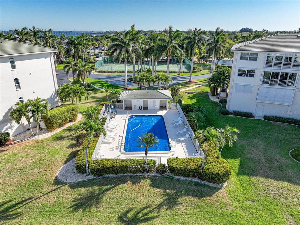 Active With Contract: $450,000 (3 beds, 2 baths, 1988 Square Feet)