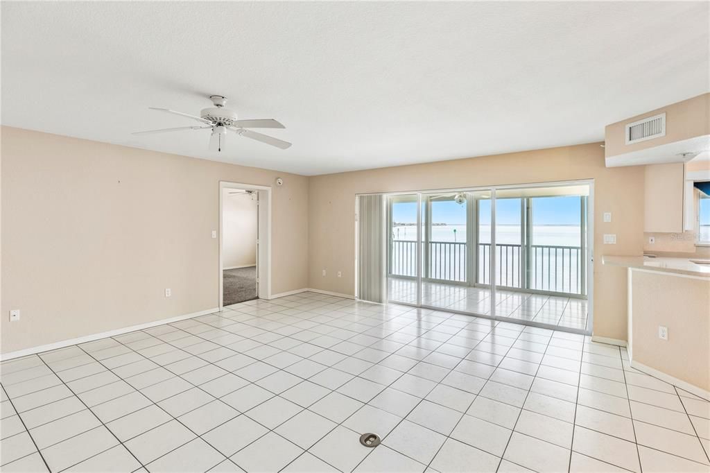 Active With Contract: $450,000 (3 beds, 2 baths, 1988 Square Feet)