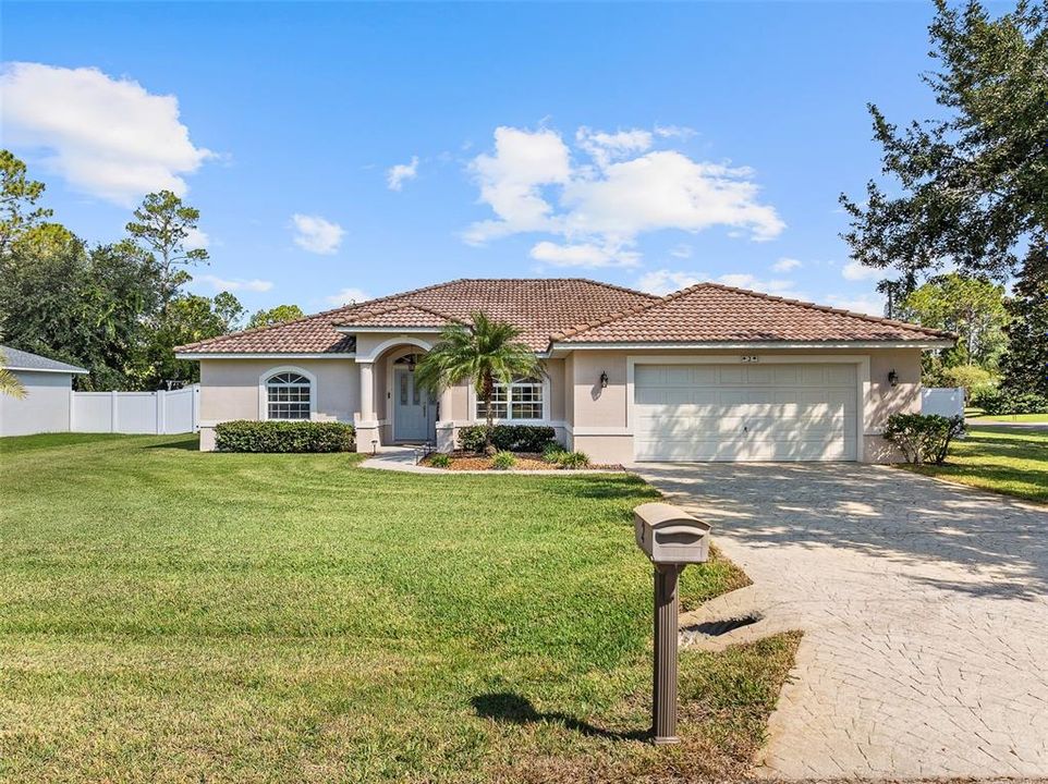 Recently Sold: $425,000 (3 beds, 2 baths, 1788 Square Feet)