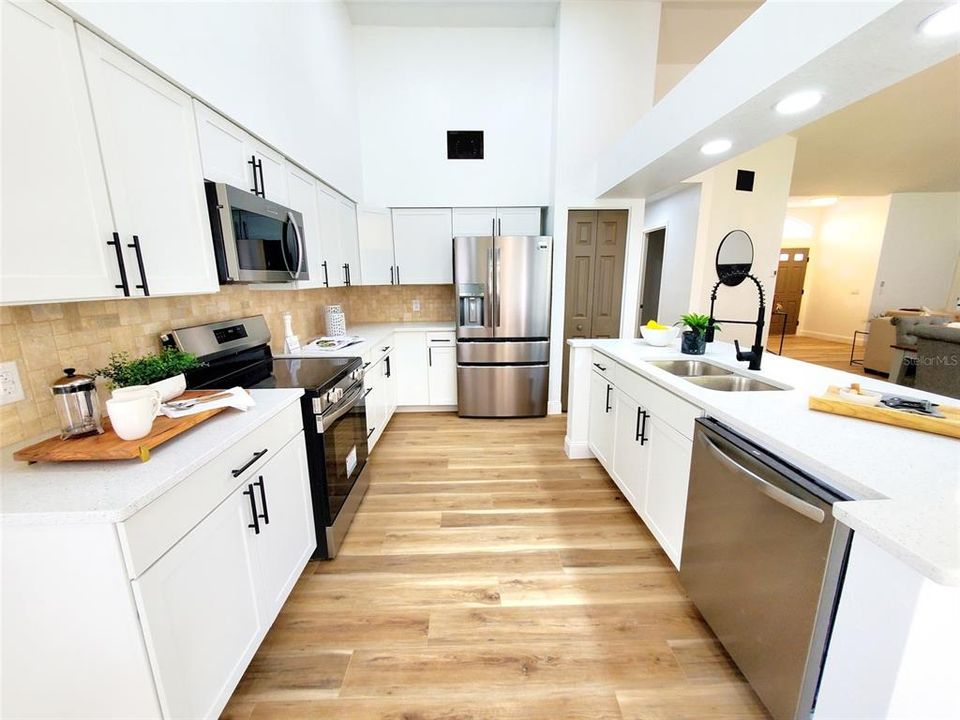 На продажу: $449,900 (3 спален, 2 ванн, 1864 Квадратных фут)