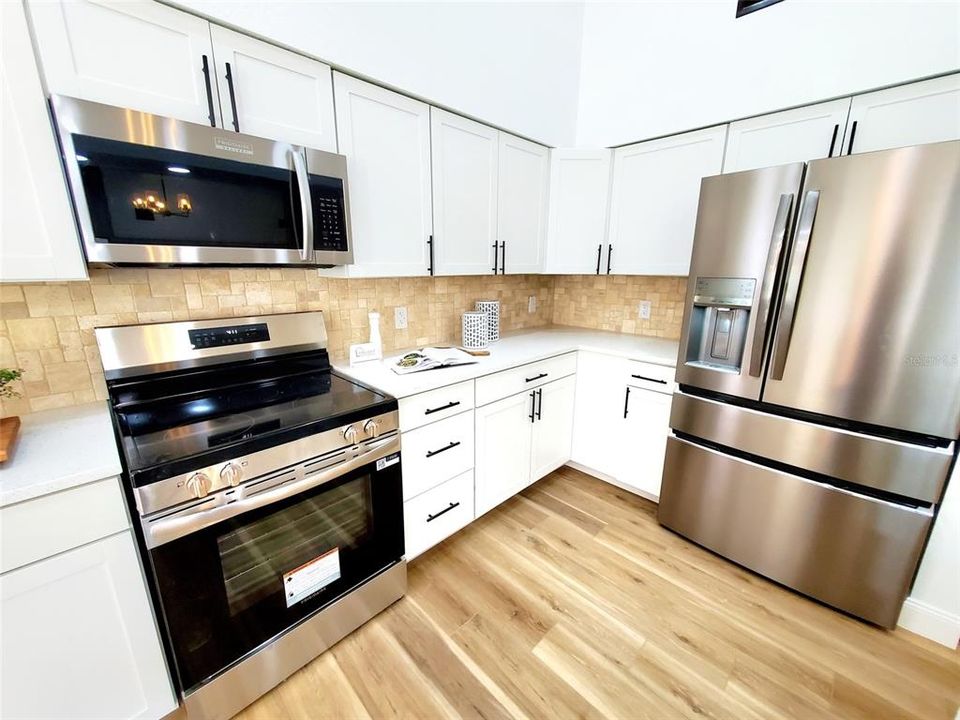 На продажу: $449,900 (3 спален, 2 ванн, 1864 Квадратных фут)