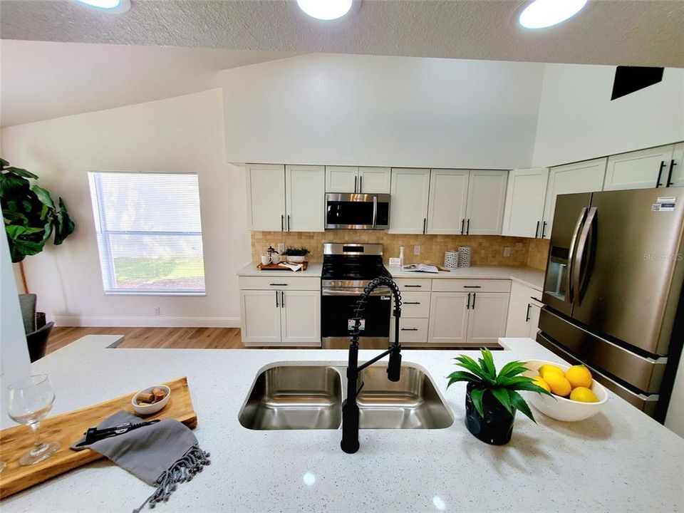 На продажу: $449,900 (3 спален, 2 ванн, 1864 Квадратных фут)