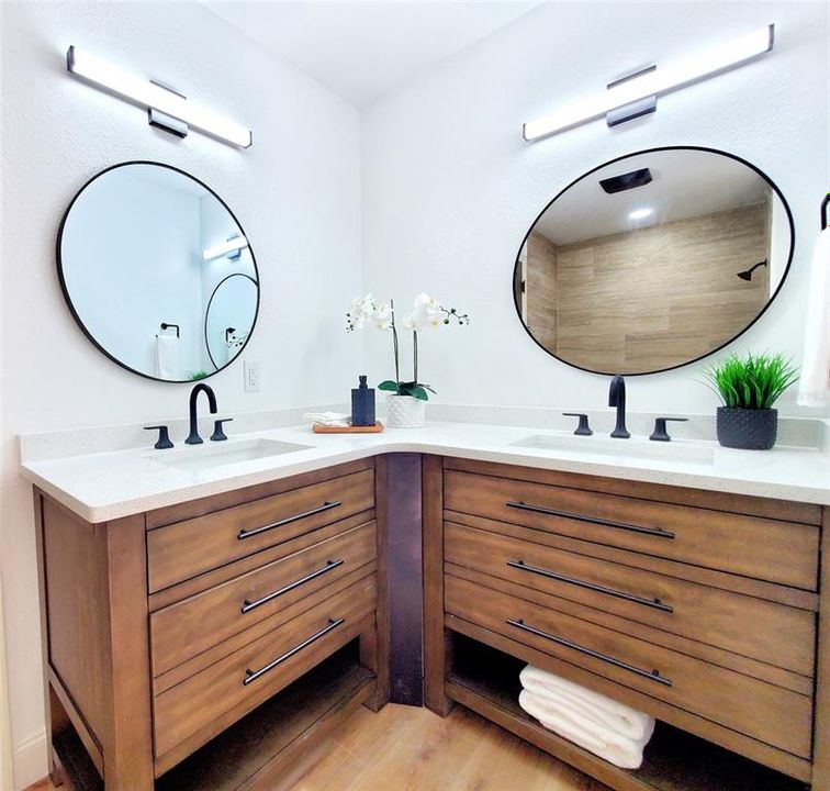 На продажу: $449,900 (3 спален, 2 ванн, 1864 Квадратных фут)