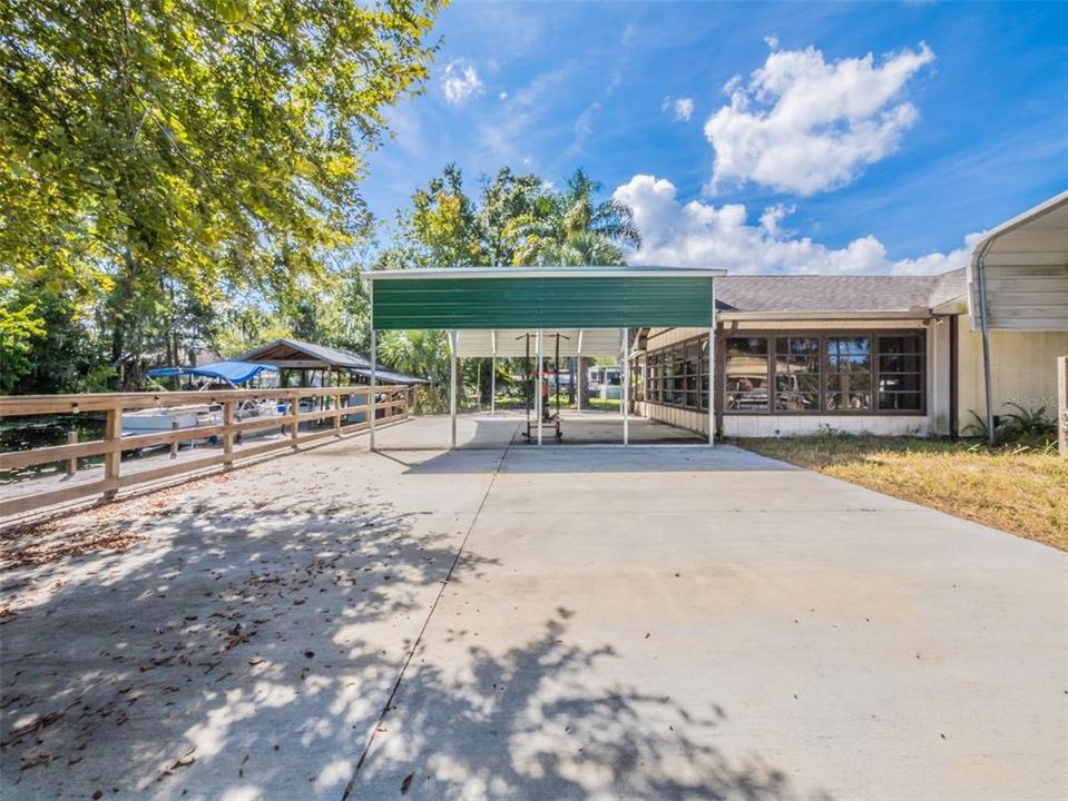 For Sale: $310,000 (2 beds, 2 baths, 1424 Square Feet)