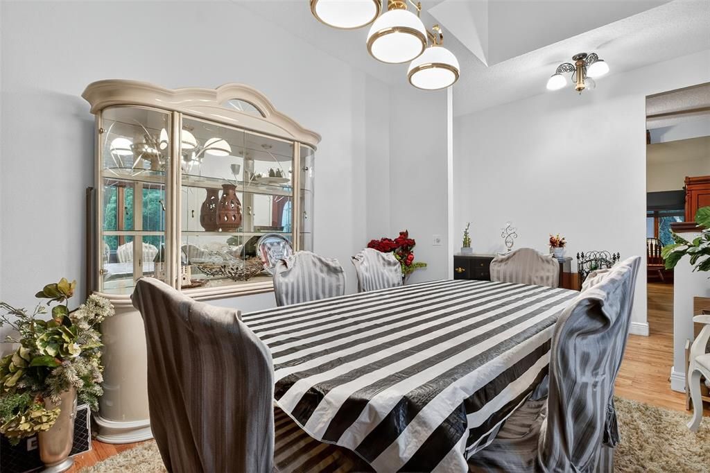 For Sale: $774,999 (5 beds, 3 baths, 4050 Square Feet)