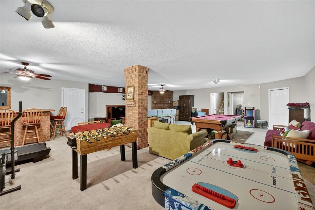 For Sale: $774,999 (5 beds, 3 baths, 4050 Square Feet)