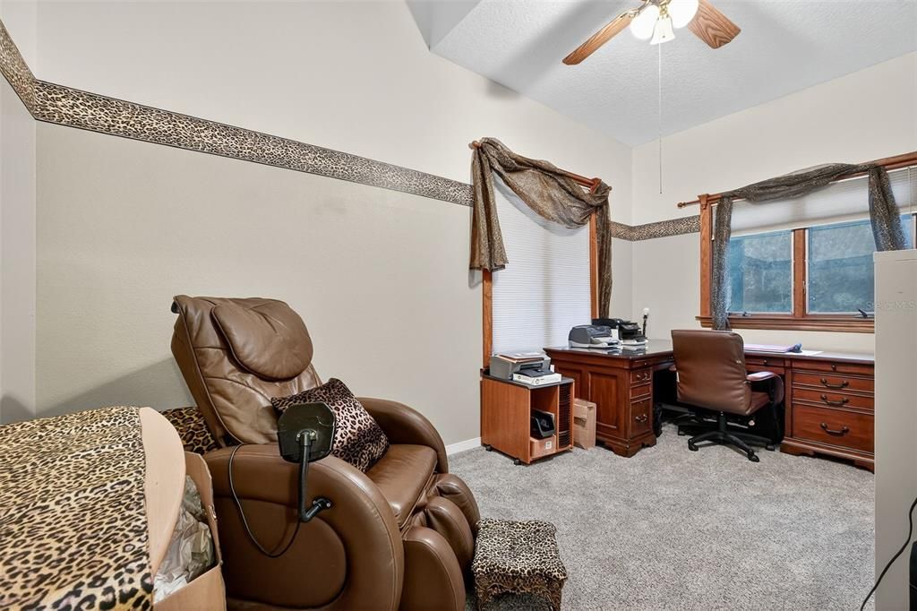 For Sale: $774,999 (5 beds, 3 baths, 4050 Square Feet)