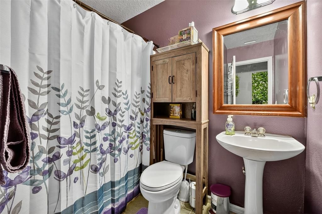 For Sale: $774,999 (5 beds, 3 baths, 4050 Square Feet)