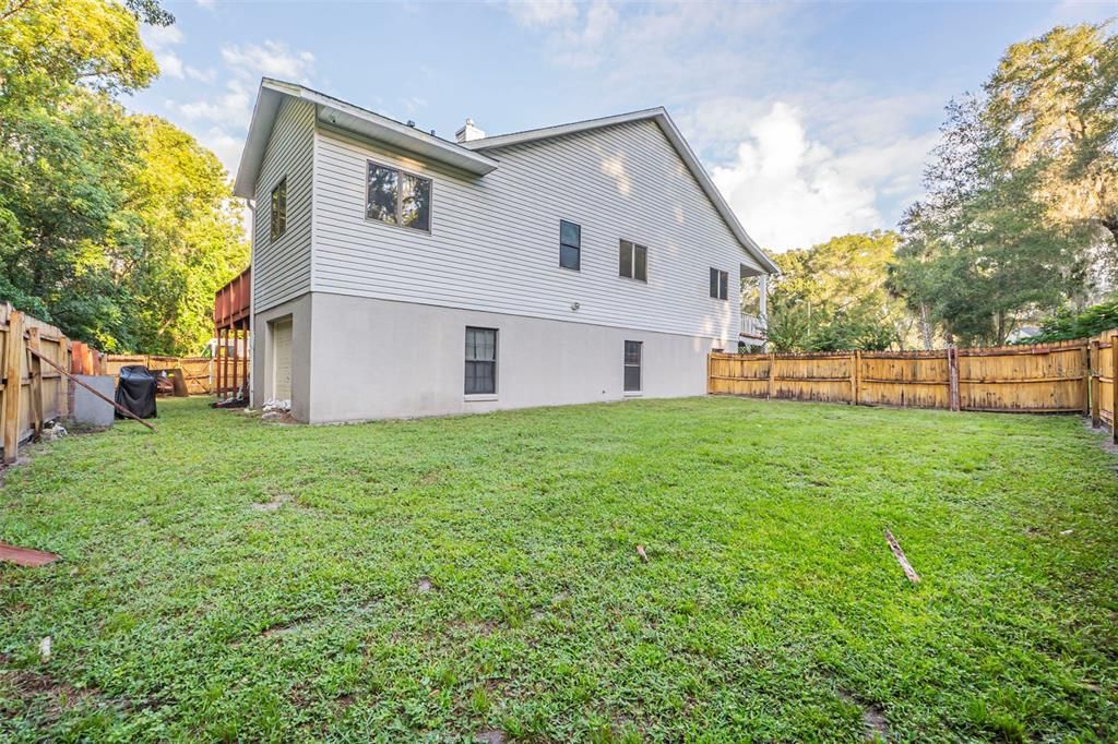 For Sale: $774,999 (5 beds, 3 baths, 4050 Square Feet)