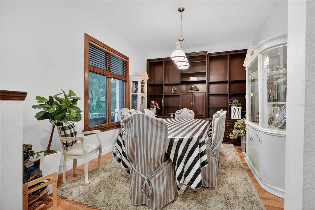 For Sale: $774,999 (5 beds, 3 baths, 4050 Square Feet)