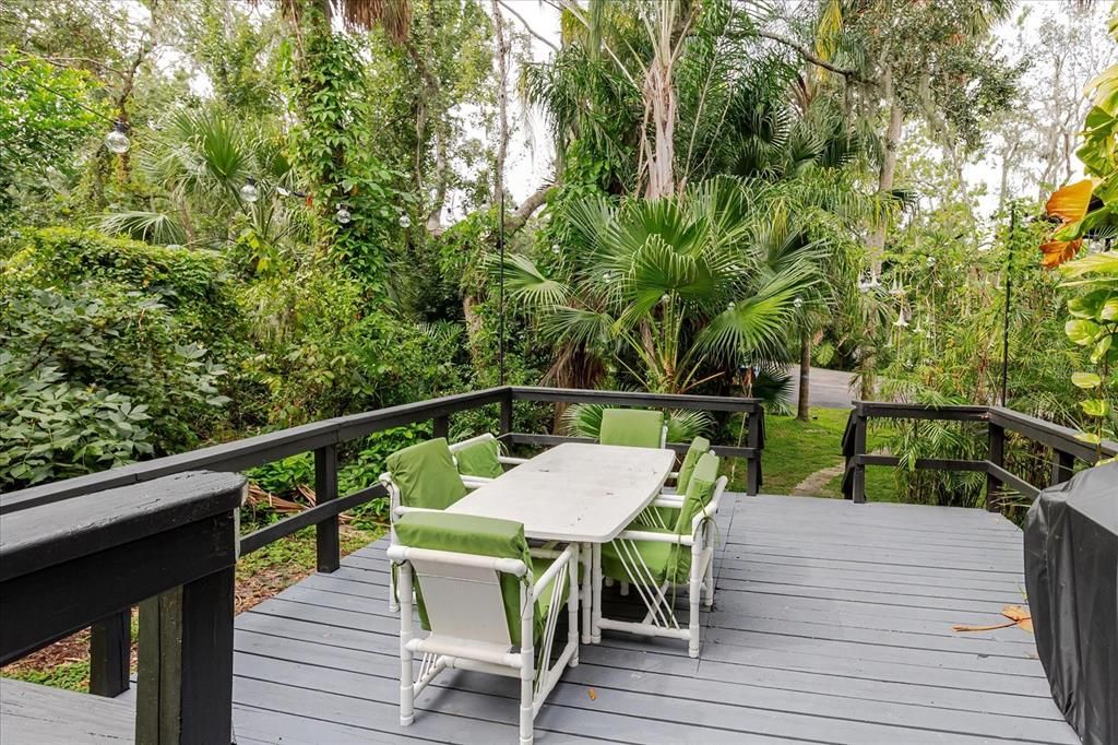 For Sale: $874,000 (6 beds, 3 baths, 2243 Square Feet)