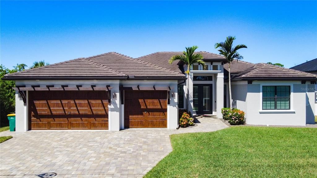 For Sale: $929,000 (3 beds, 3 baths, 2269 Square Feet)