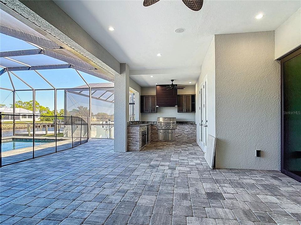 For Sale: $929,000 (3 beds, 3 baths, 2269 Square Feet)