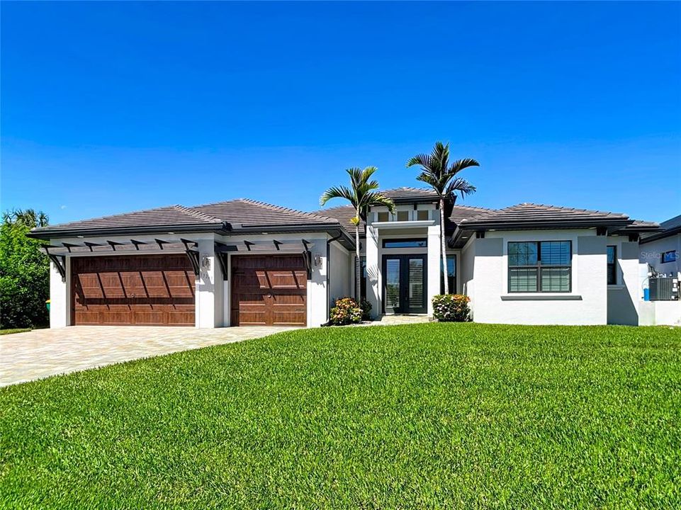 For Sale: $929,000 (3 beds, 3 baths, 2269 Square Feet)