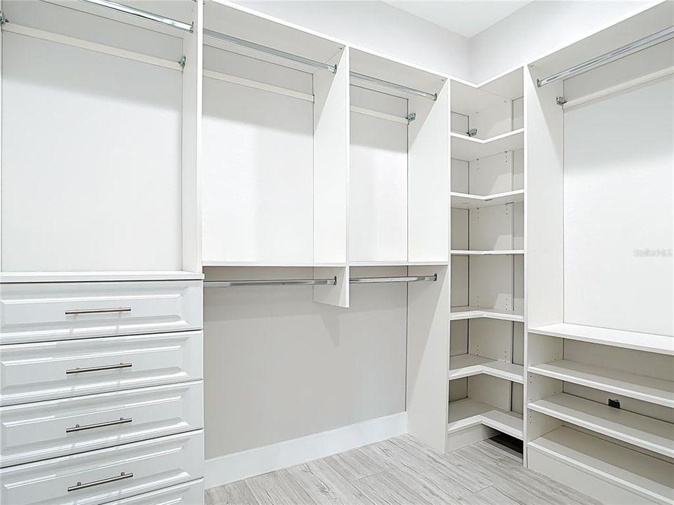 For Sale: $929,000 (3 beds, 3 baths, 2269 Square Feet)