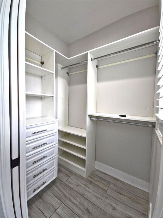 For Sale: $929,000 (3 beds, 3 baths, 2269 Square Feet)