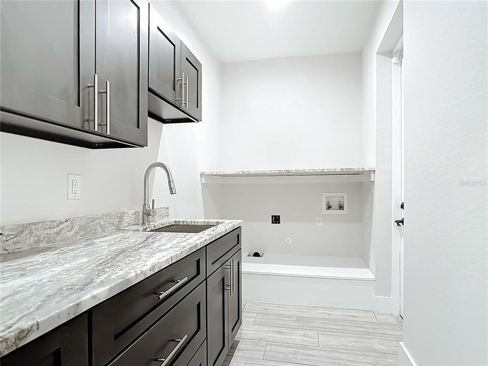 For Sale: $929,000 (3 beds, 3 baths, 2269 Square Feet)